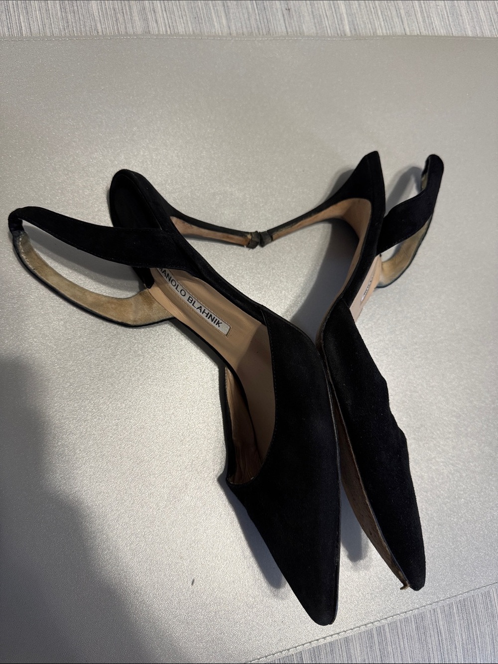 Manolo Blahnik Carolyne Black Suede Slingback Pointed Pumps Size EU 39 / US 8.5 - Picture 6 of 17